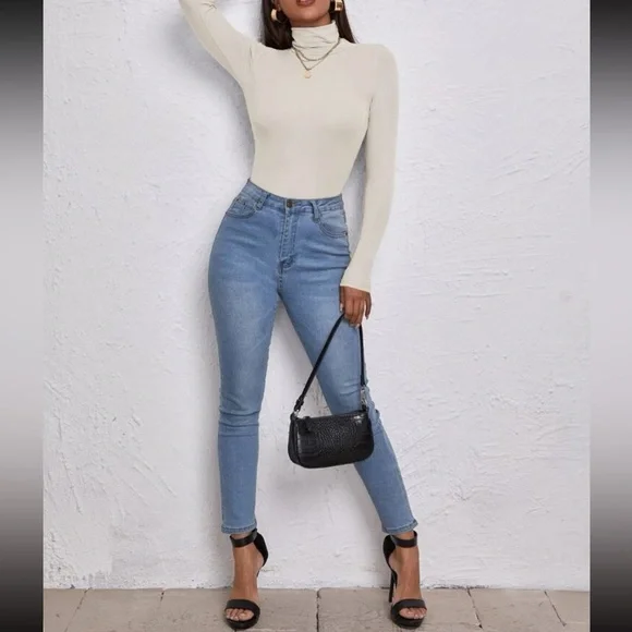 Boho casual high neck fitted top - Picture 3 of 15